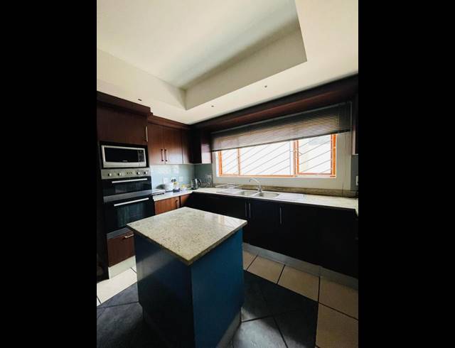 4 BEDROOM HOUSE FOR SALE IN UMHLANGA ROCKS
